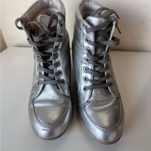 Futuristic Silver High-Top Sneakers with Black Laces with orthopedic heel